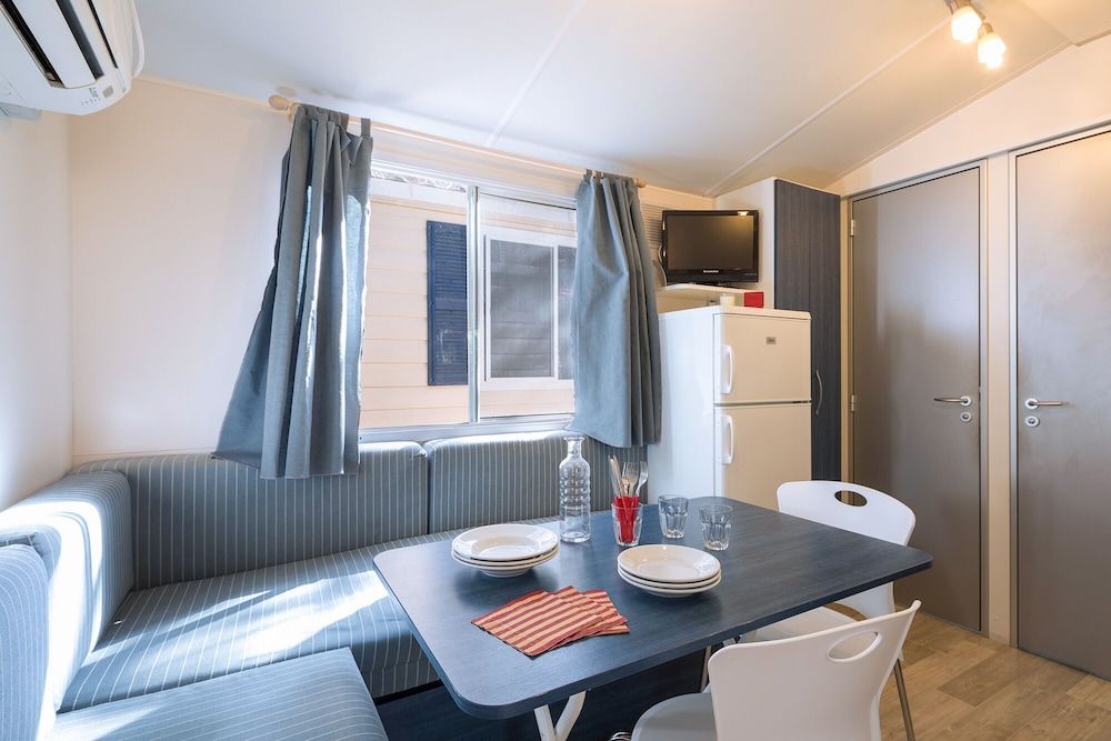 Superior Mobile Home, 2 Bedrooms