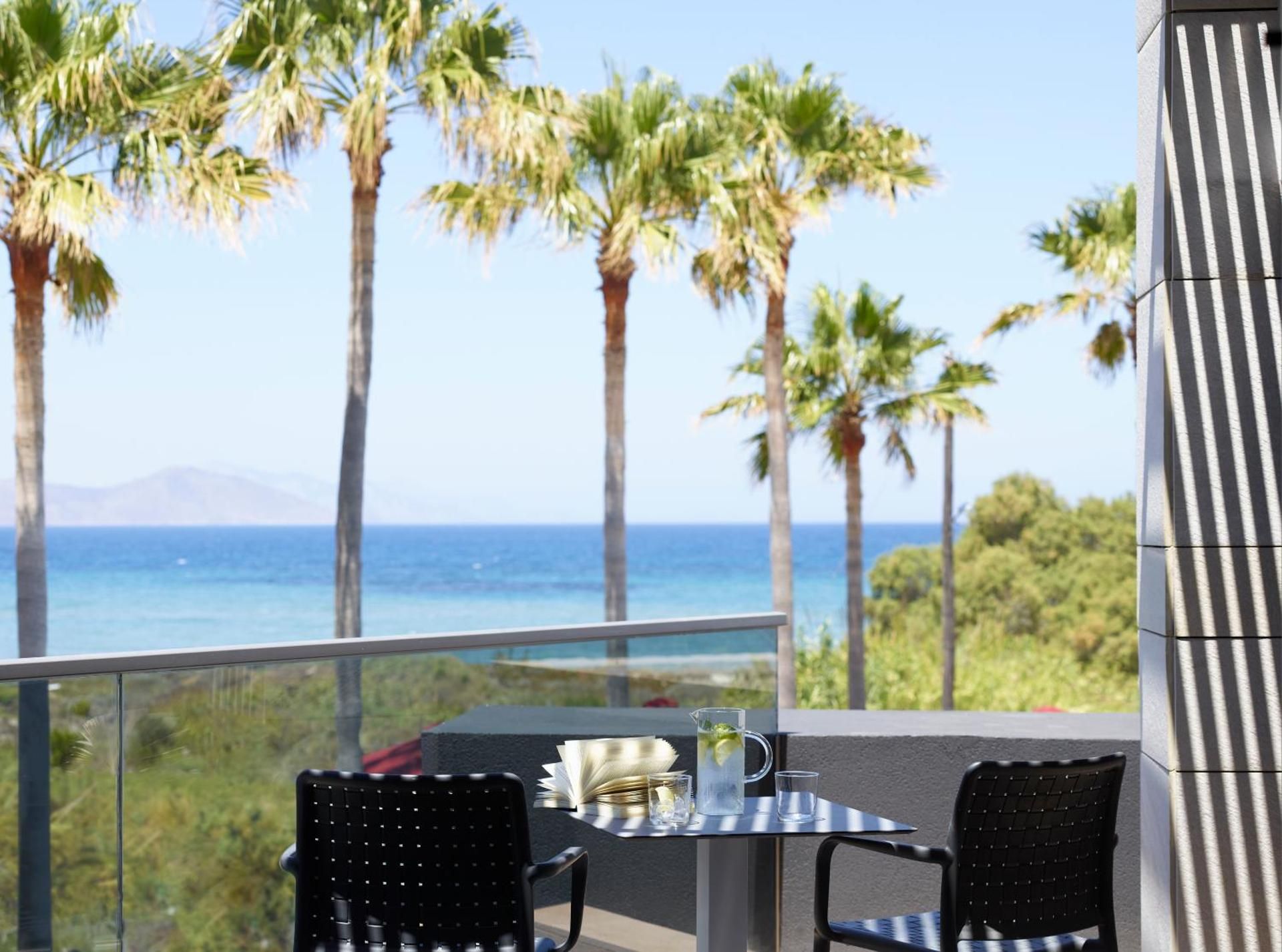 Deluxe Suite with Sea View