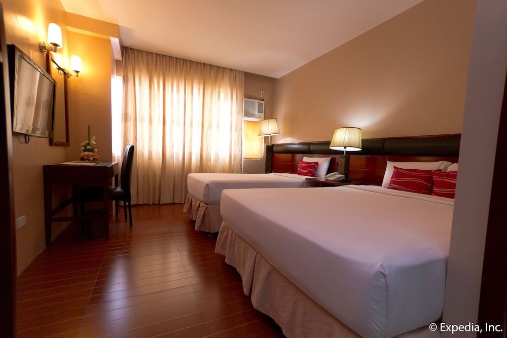 Allure Hotel & Suites Deluxe Room 3