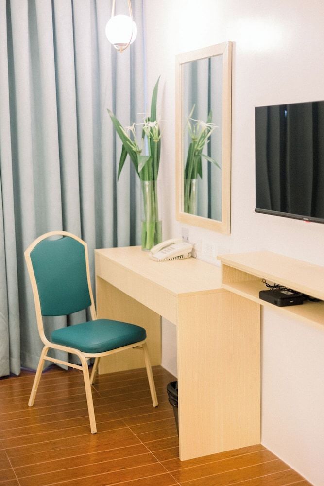 Allure Hotel & Suites Superior deluxe room 5