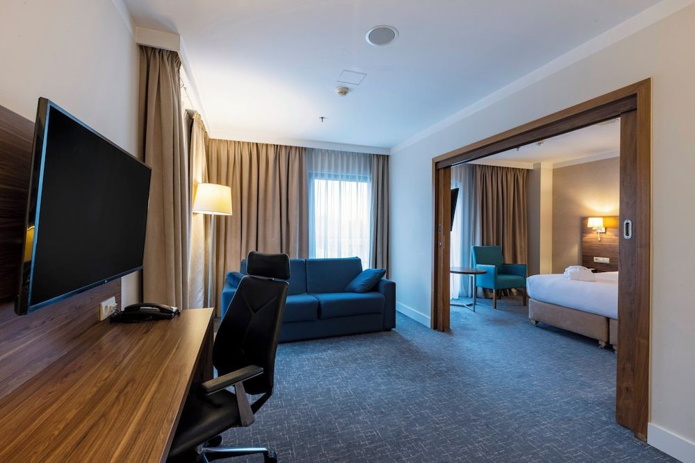 Suite, 1 King Bed