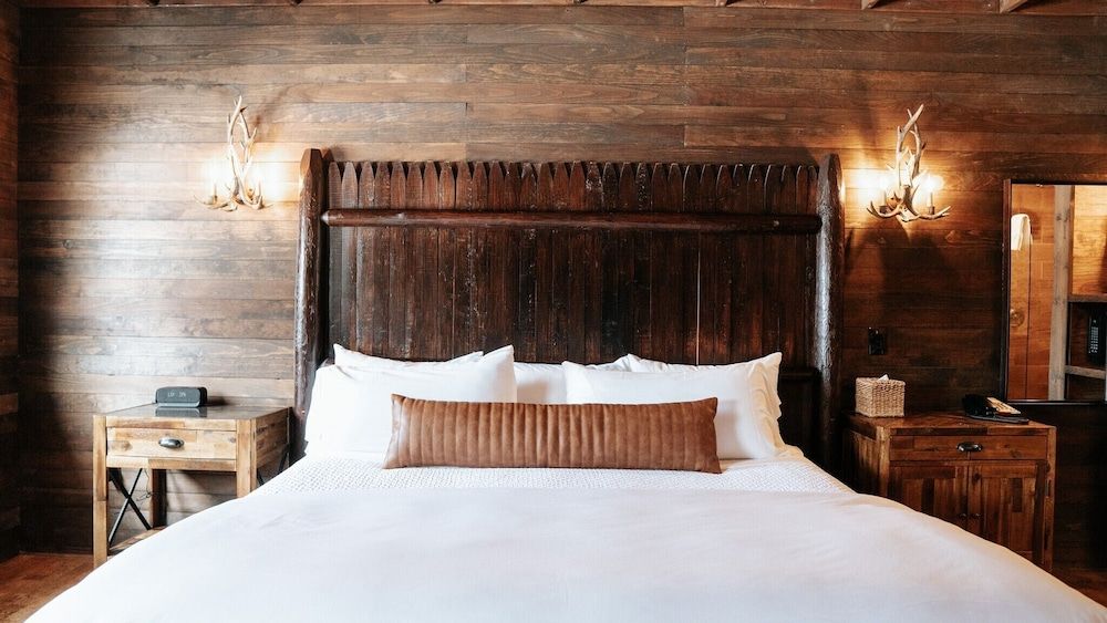 King Cabin Room