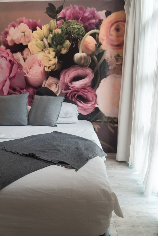 undefined V Garden Hotel 8