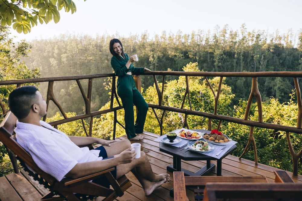 Gaia Riverlodge Waterfall View Cabana 8