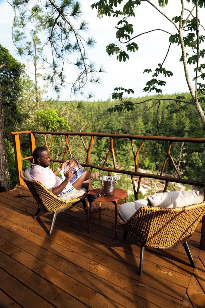 Gaia Riverlodge Waterfall View Cabana 7