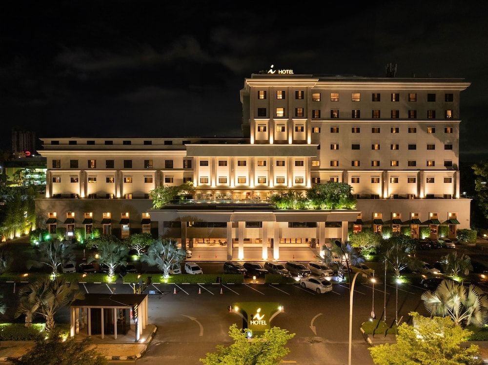 I Hotel
