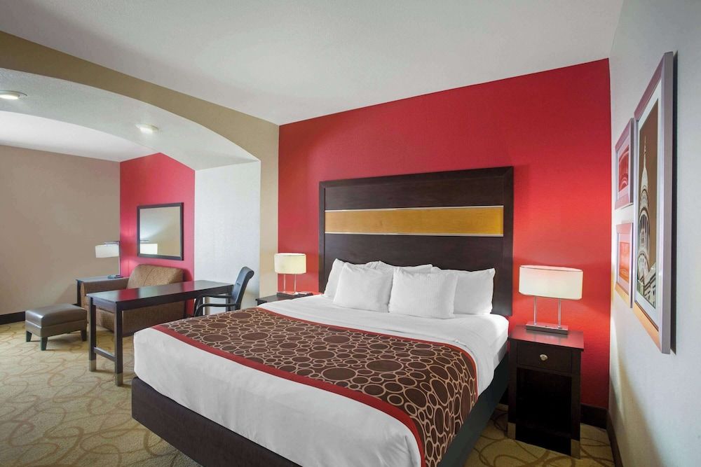Deluxe Room, 1 King Bed, Non Smoking (Various Views)