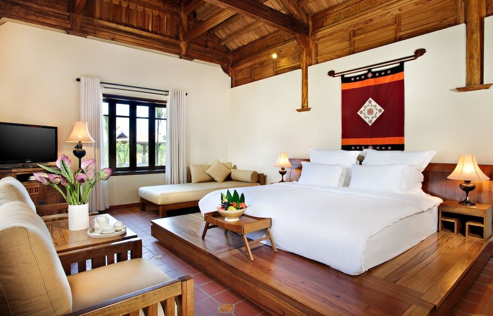 Emeralda Resort Ninh Binh Deluxe Room 2