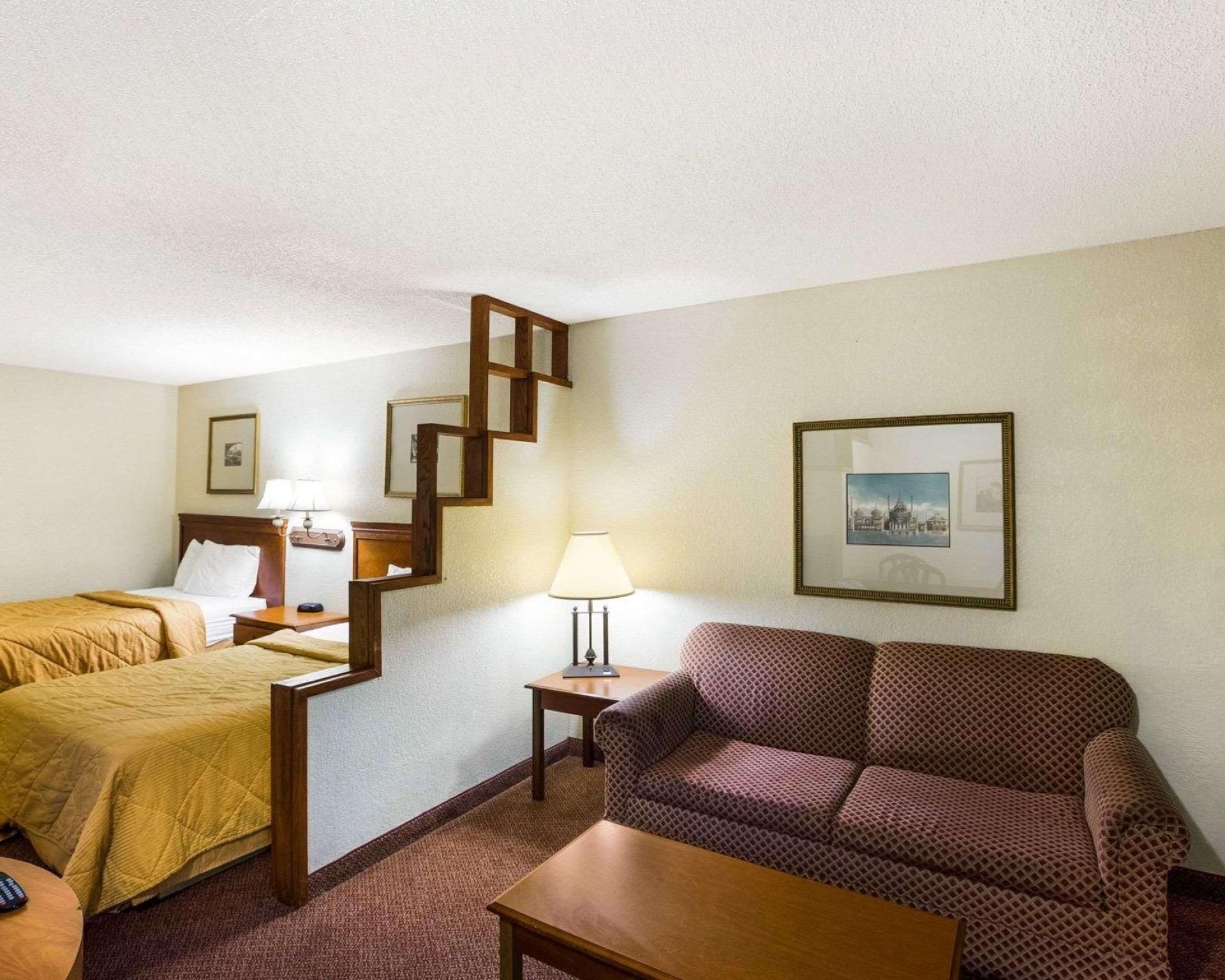 2 Double Beds, Efficiency, Suite, Nonsmoking, Accessible