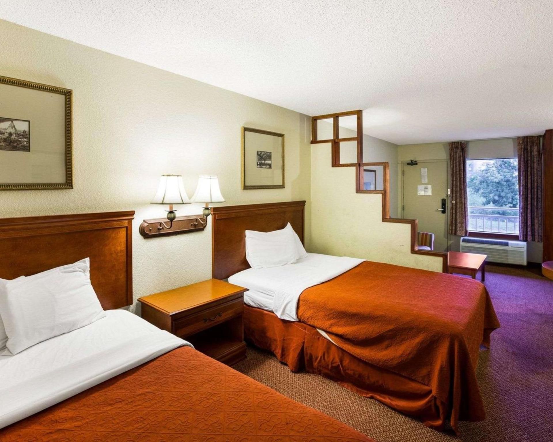 2 Double Beds, Suite, Nonsmoking