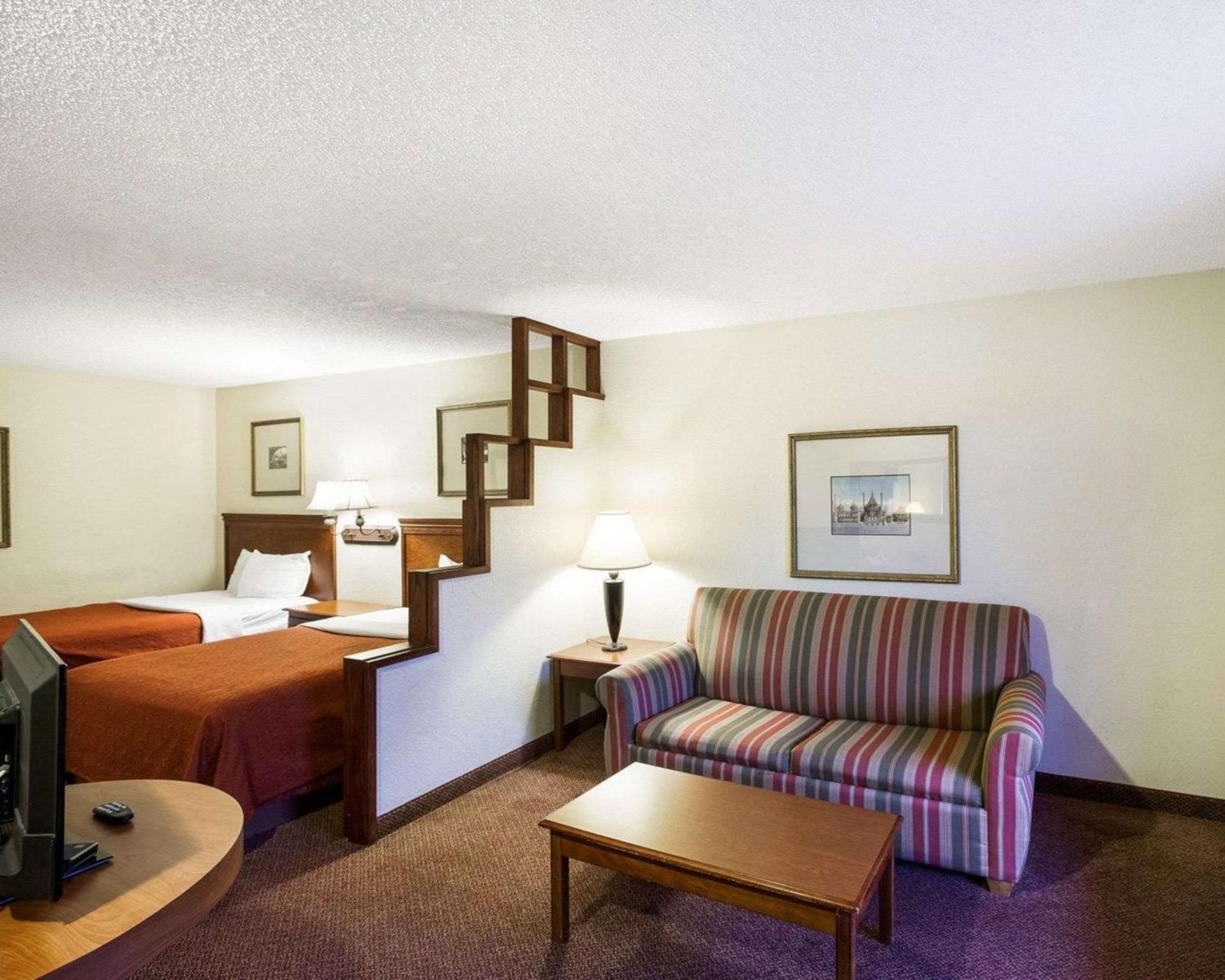 2 Double Beds, Suite, Nonsmoking