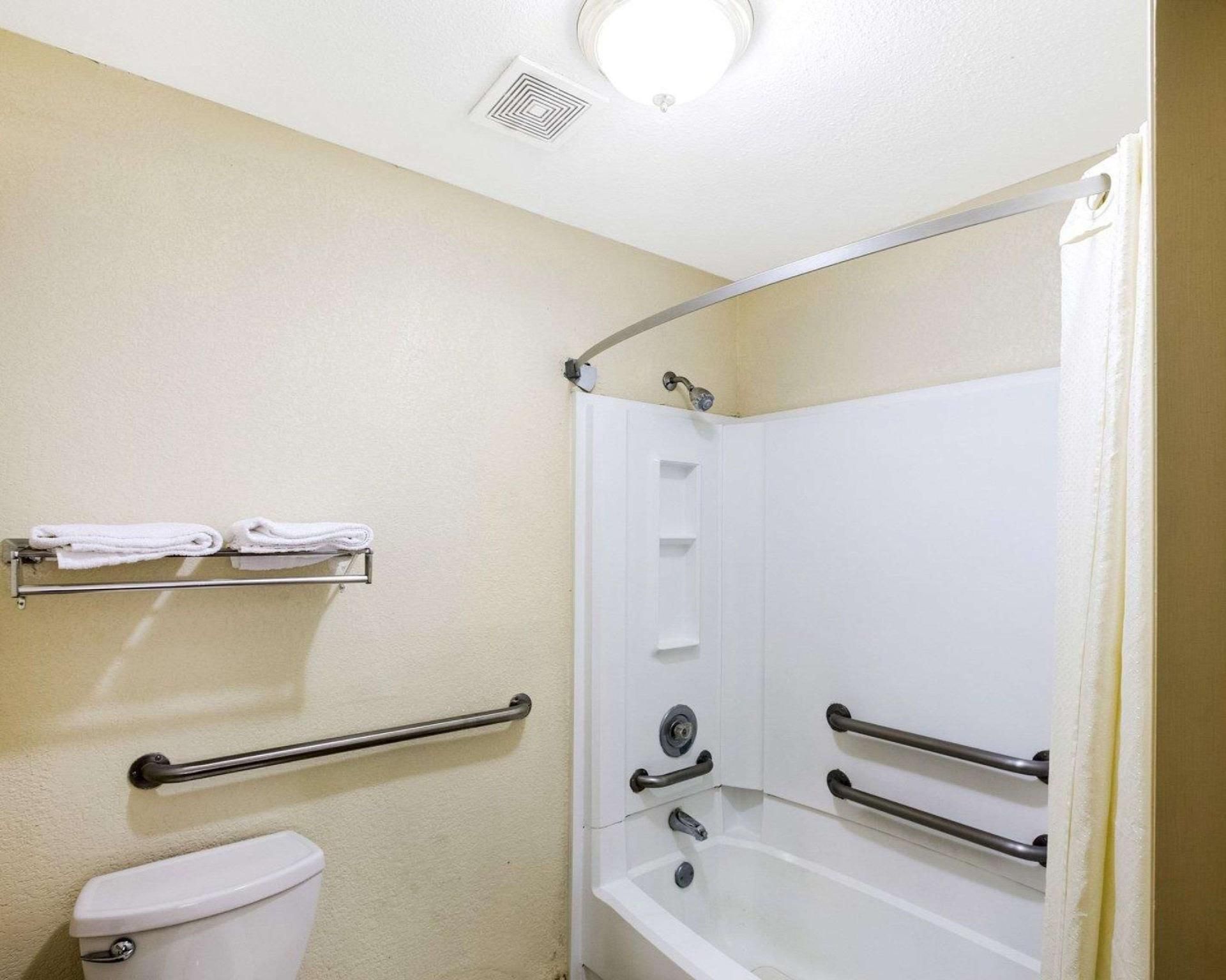 2 Double Beds, Efficiency, Suite, Nonsmoking, Accessible