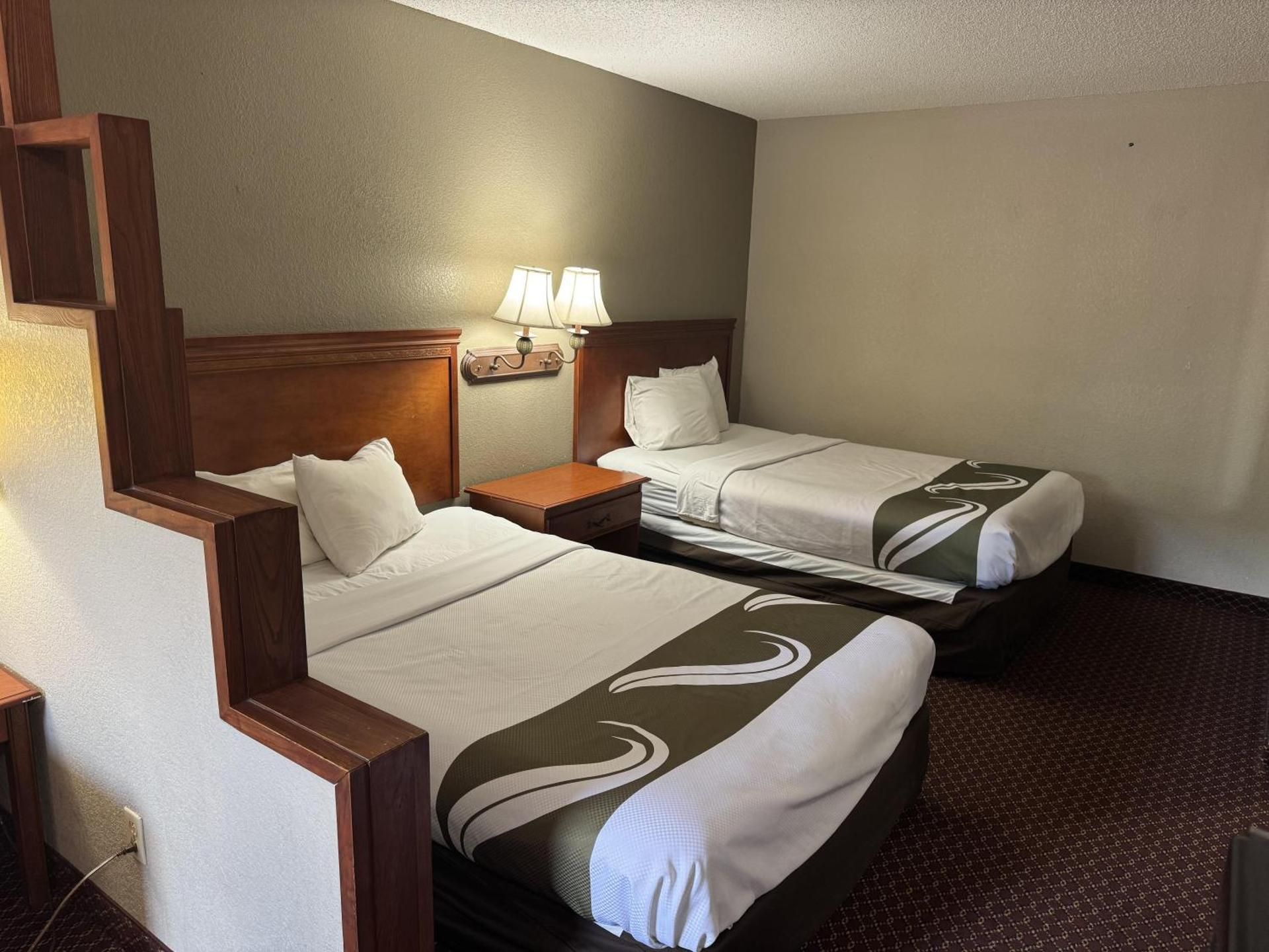 2 Double Beds, Efficiency, Nonsmoking