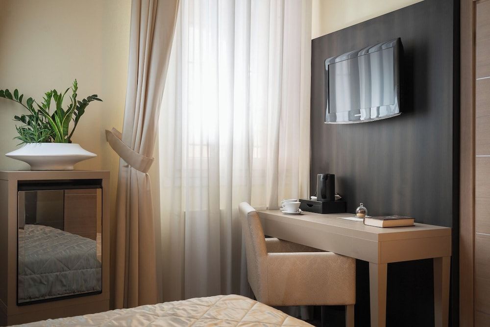 Albergo Rossini 1936 Small & Charming Superior Double or Twin Room 12