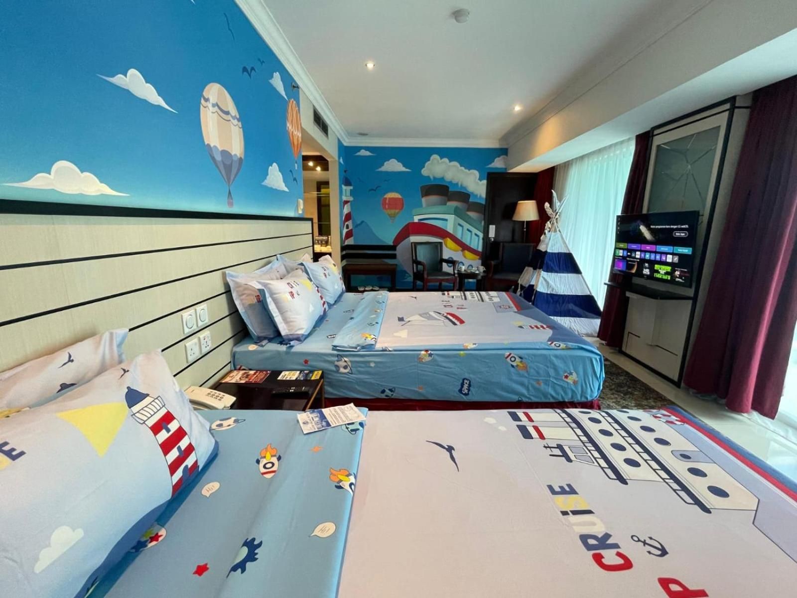 undefined Pacific Palace Hotel 9