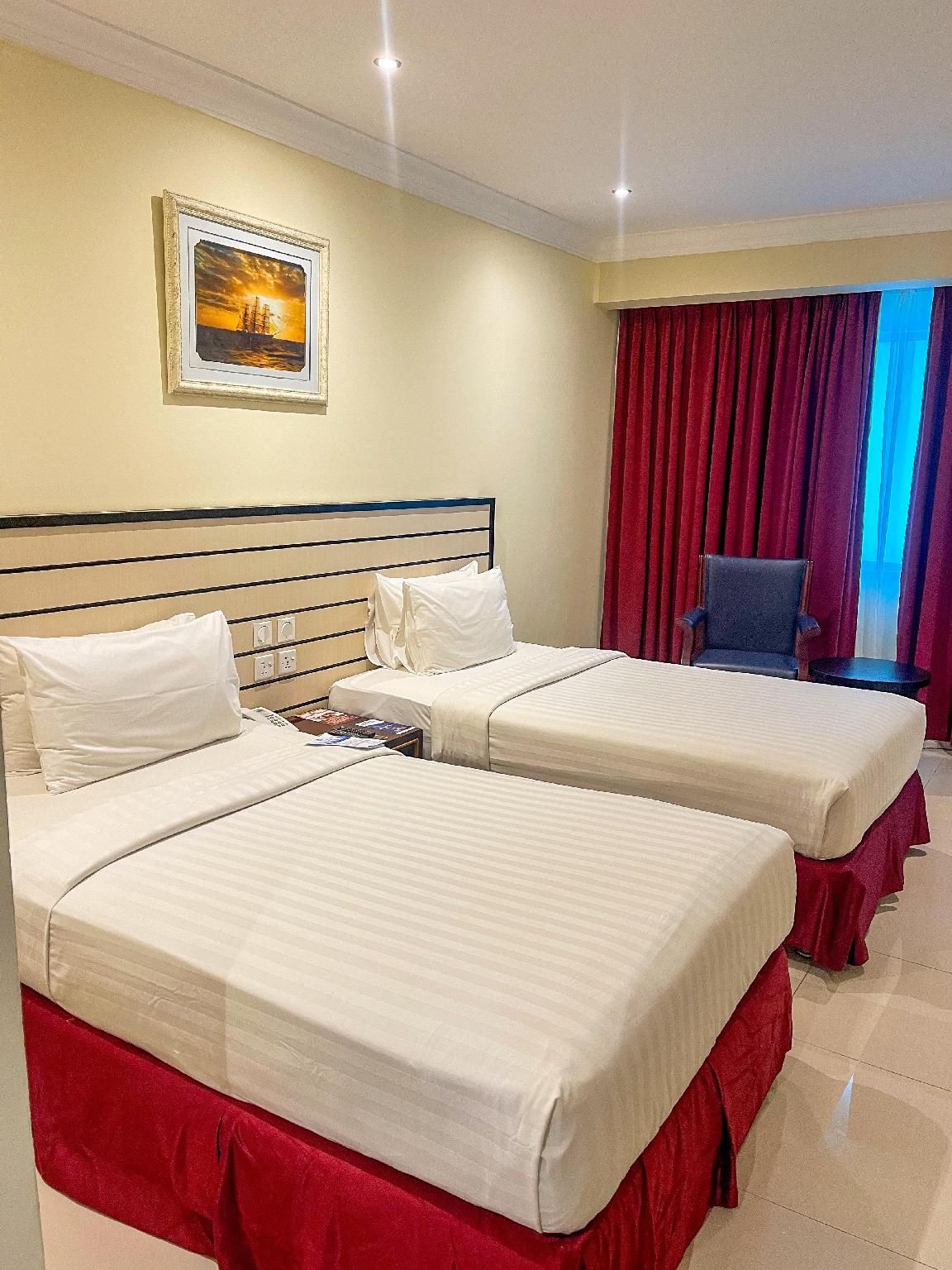 Pacific Palace Hotel Cabin Twin Room