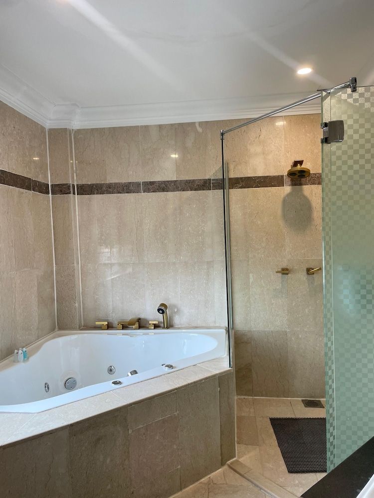 undefined Pacific Palace Hotel 6