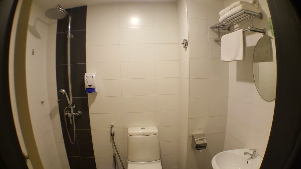 Super 8 Hotel @ Georgetown Standard Room, 2 Twin Beds 7