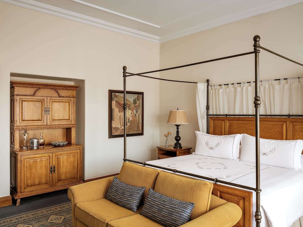 Studio Suite, City View