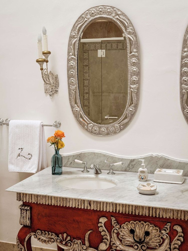 Suite, 1 Bedroom (Colonial Arch)