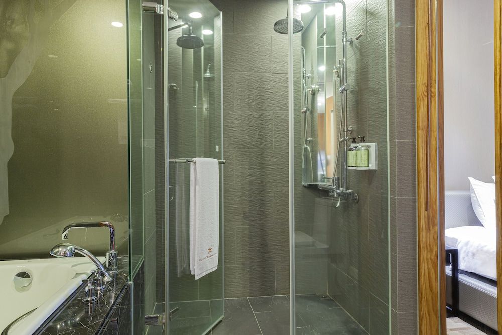 undefined Pacific Business Hotel 7