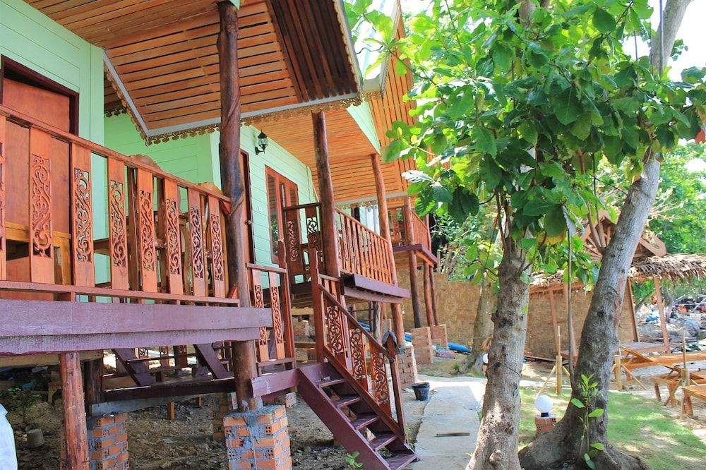 undefined Phi Phi Power Beach Resort 3