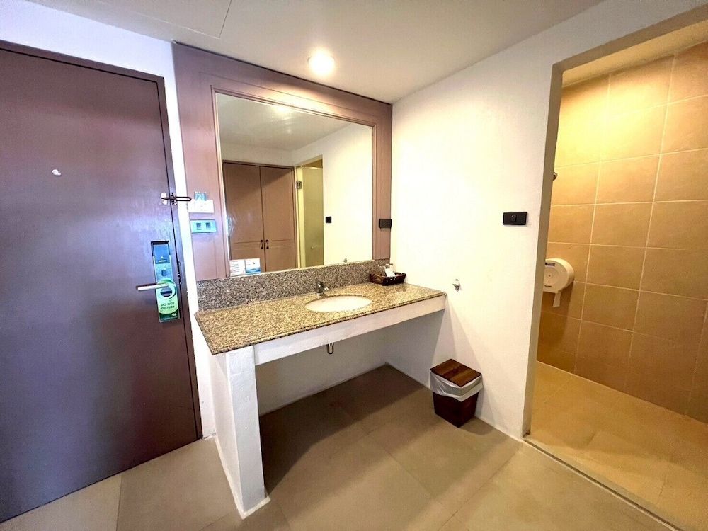 The Viridian Resort Deluxe Double or Twin Room, 1 Bedroom 14