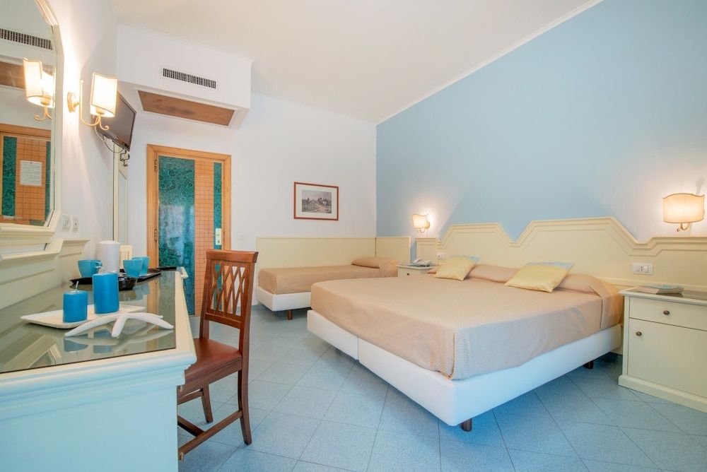 undefined Hotel Ascot 2