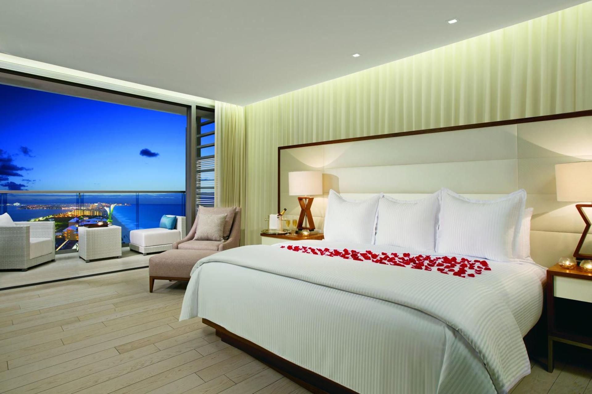 Preferred Club Deluxe Ocean View King - All Inclusive