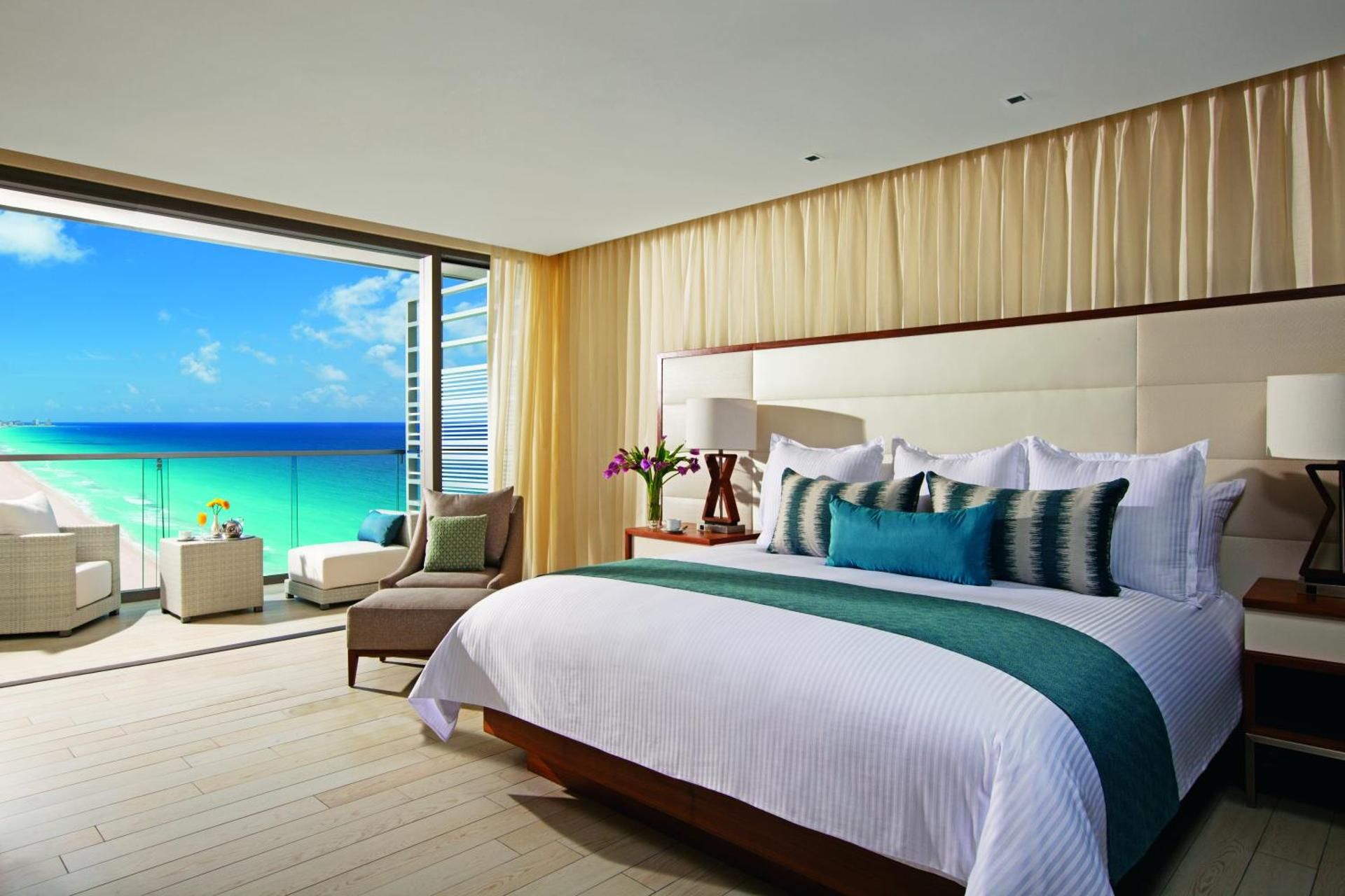 Preferred Club Deluxe Ocean View King - All Inclusive