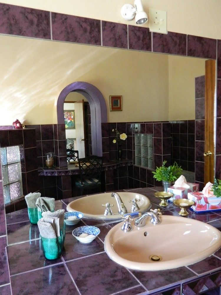 Corona Guest Farm Family Room 3