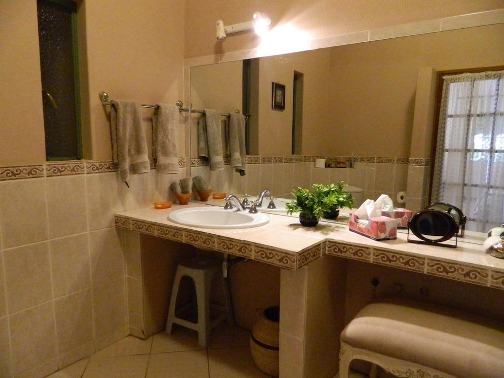 Corona Guest Farm Standard Room 8