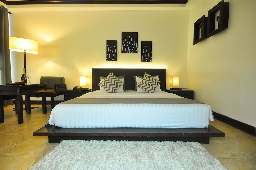 Boracay Ocean Club Deluxe Room 6