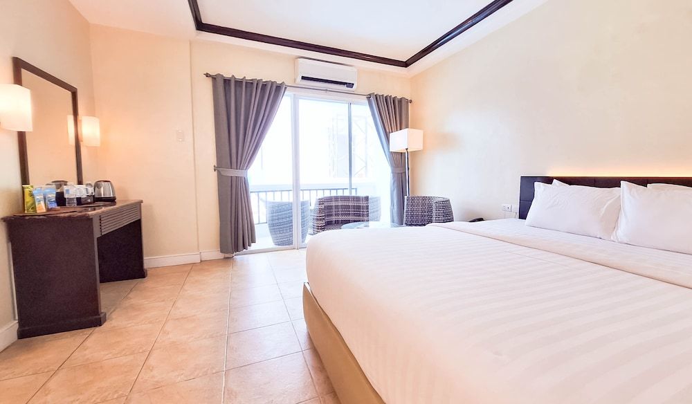 Boracay Ocean Club Deluxe Room 10