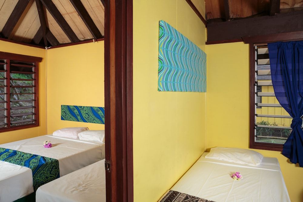 Funky Fish Beach & Surf Resort - Hostel Two Bedroom Beachfront Bure 2