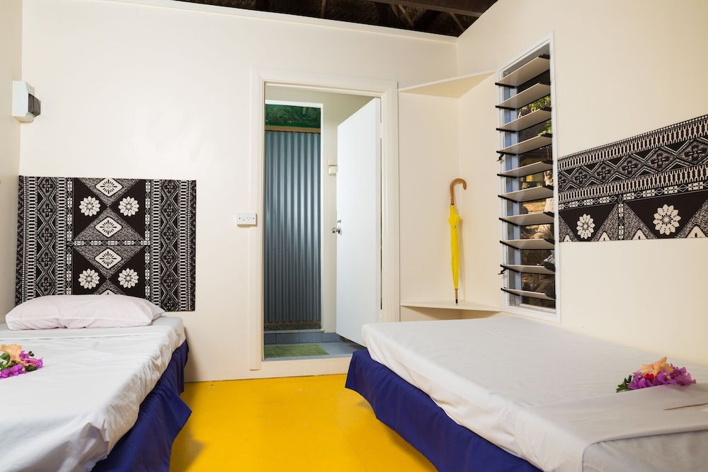 Funky Fish Beach & Surf Resort - Hostel Beach Front Island Bure 3