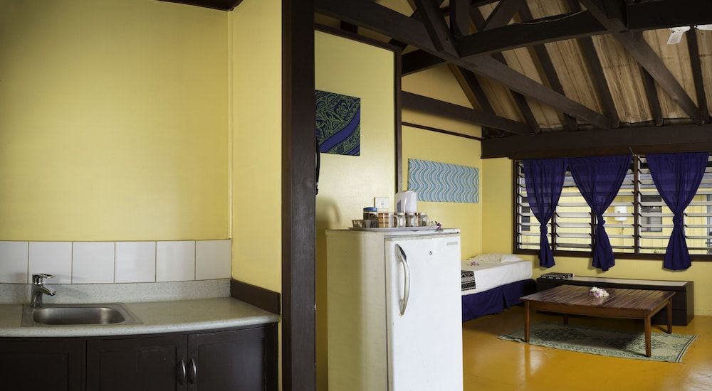 Funky Fish Beach & Surf Resort - Hostel Two Bedroom Beachfront Bure 5