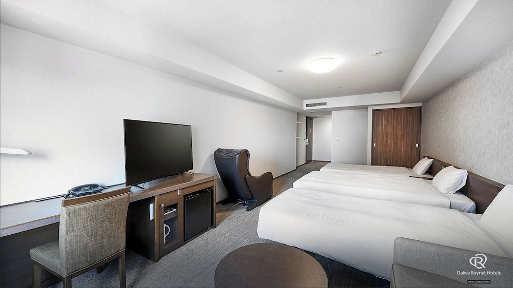Universal Twin Room Non Smoking (For 3 people)