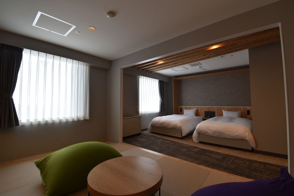 Hotel ParkHills Premium Japanese-Western room, 2 Single Beds, Non Smoking 3