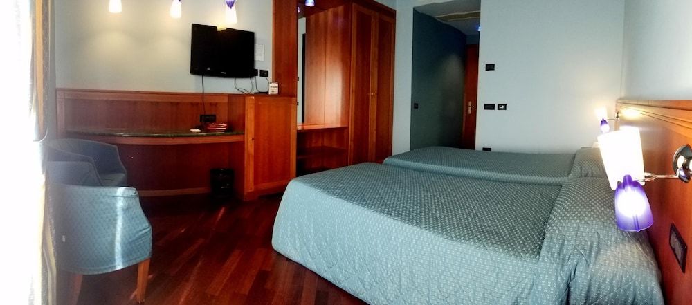 Hotel Michelangelo Palace Classic Double Room 2