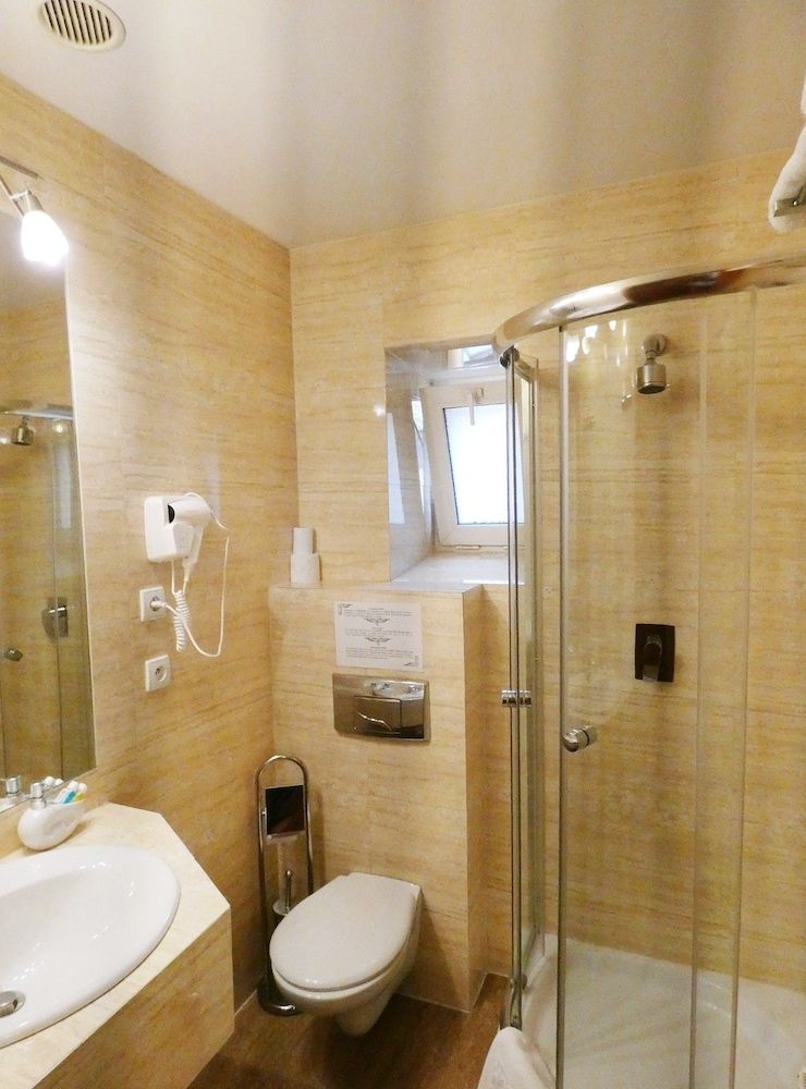 Aparthotel Adler Single Room, Kitchenette 11