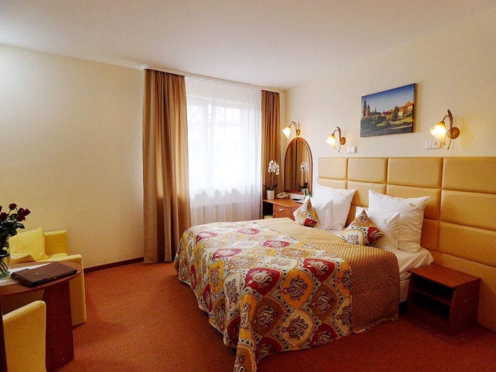 Aparthotel Adler Double or Twin Room, Kitchenette 7