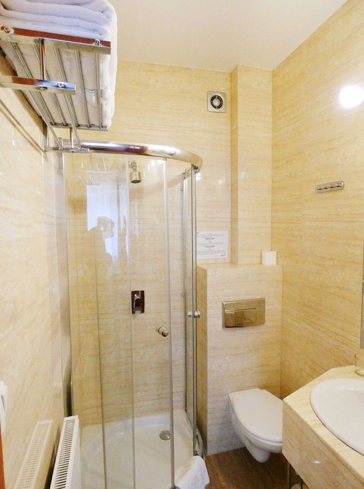 Aparthotel Adler Double or Twin Room, Kitchenette 20