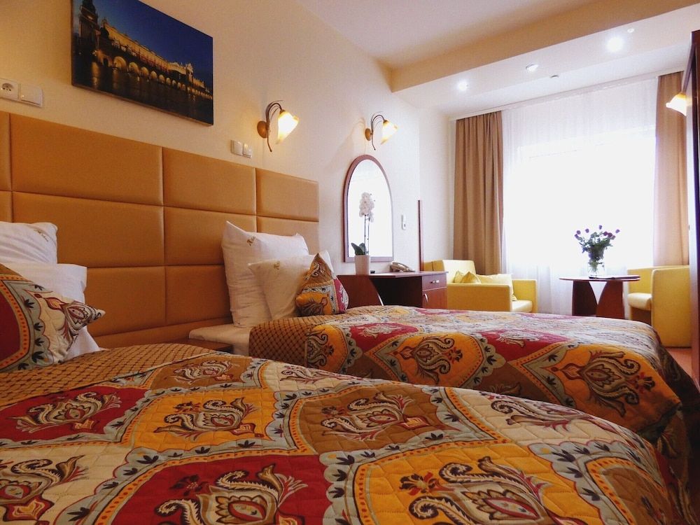 Aparthotel Adler Double or Twin Room, Kitchenette 9