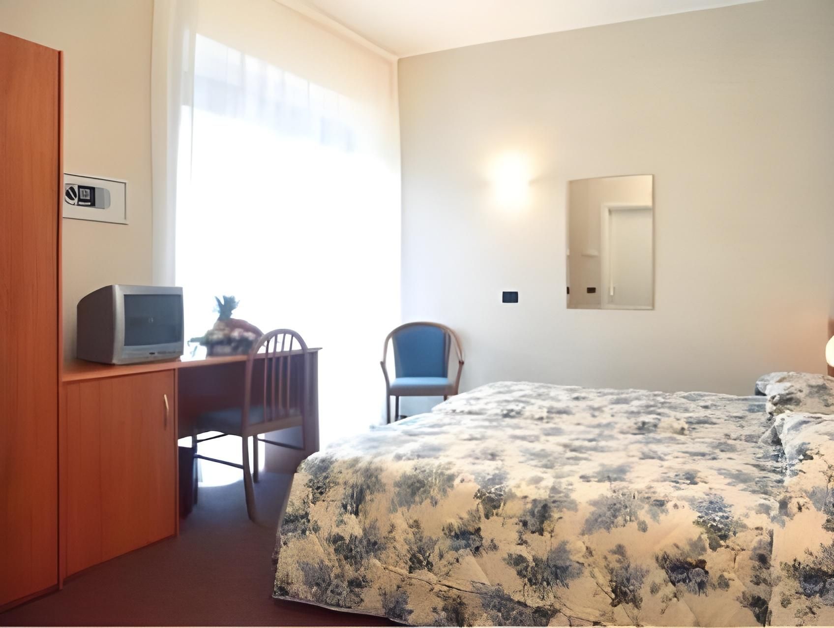 undefined Hotel Engadina 7