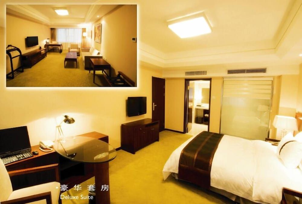 Suite, 1 King Bed, Non Smoking