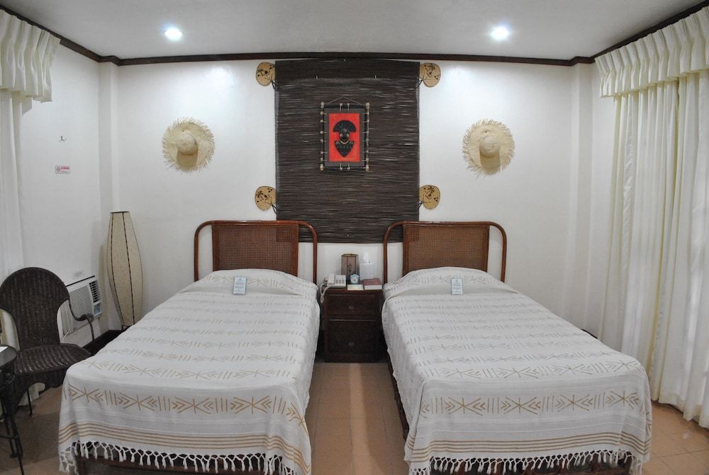 Surfside Boracay Resort Economy Twin Room ( 1F  )