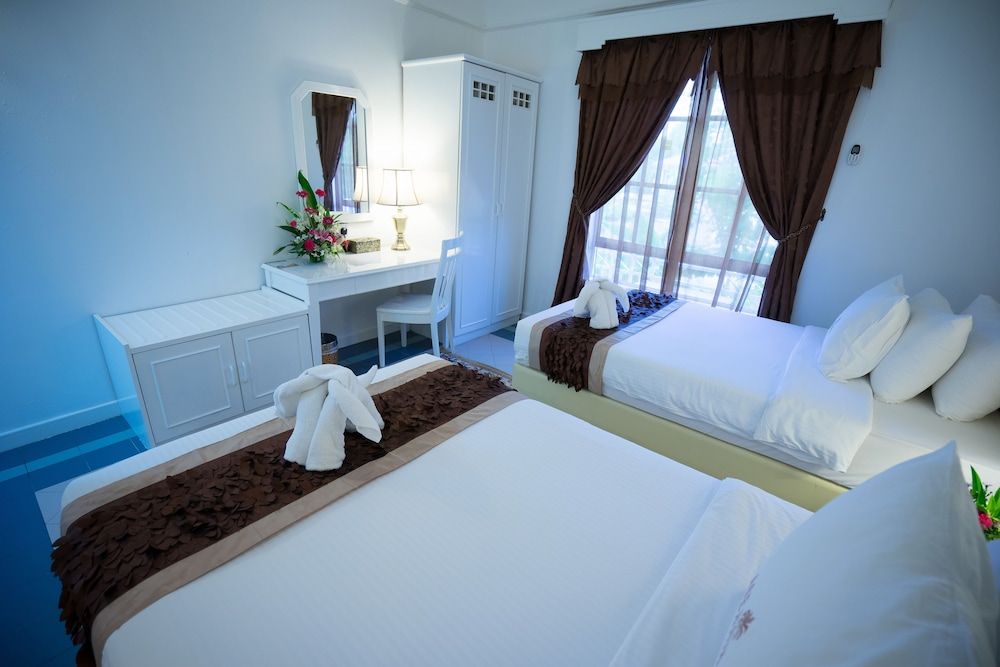 Aseania Resort Langkawi Deluxe Quadruple Room 2