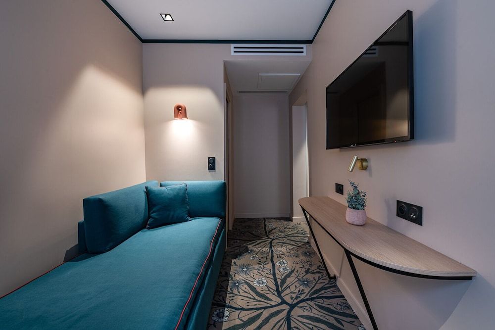 O.lysée Hôtel Triple Room 4