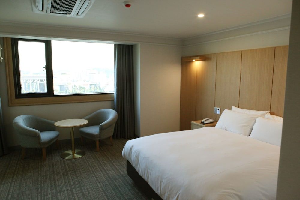 Hotel DongBang Standard Double Room, City View 2